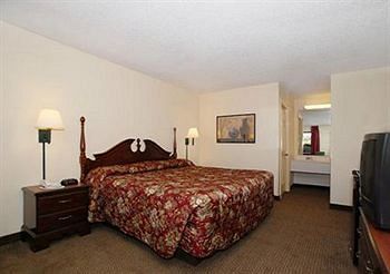 Regency Inn Fayetteville/Fort Bragg エクステリア 写真