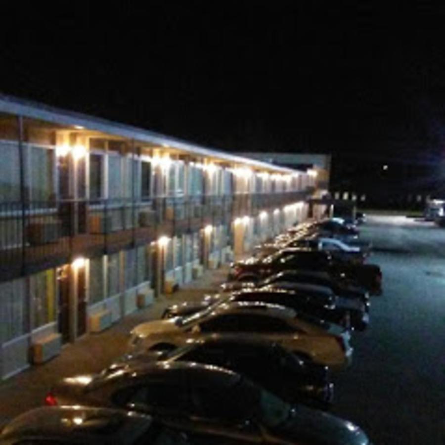 Regency Inn Fayetteville/Fort Bragg エクステリア 写真