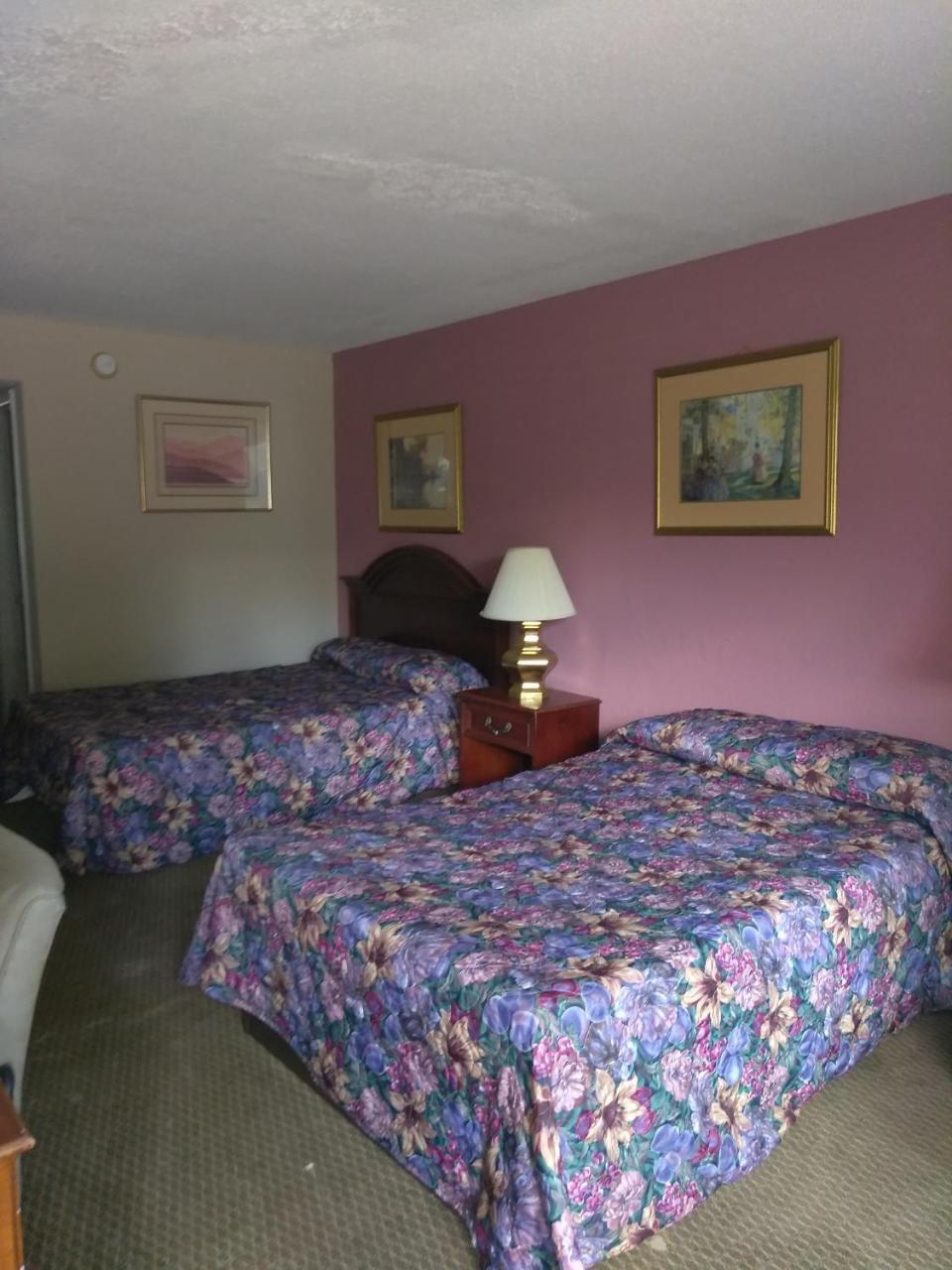 Regency Inn Fayetteville/Fort Bragg エクステリア 写真